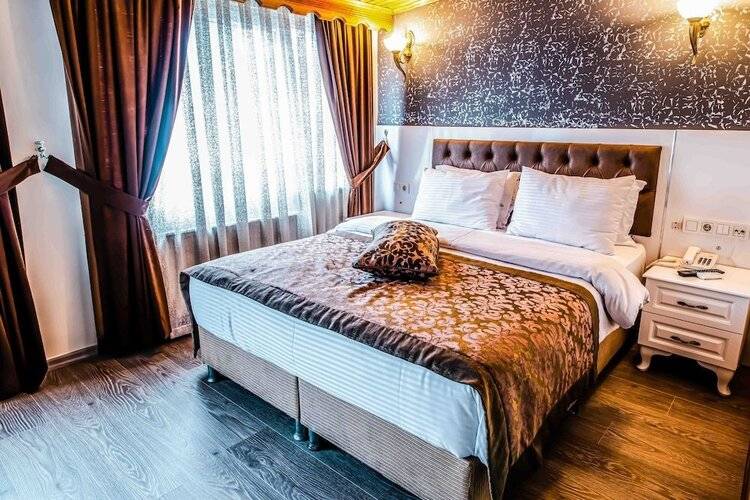 Lazz City Hotel