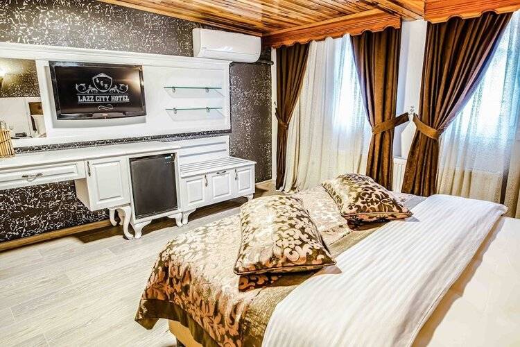 Lazz City Hotel