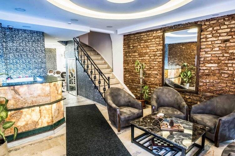 Lazz City Hotel