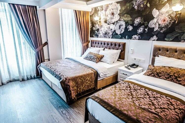 Lazz City Hotel