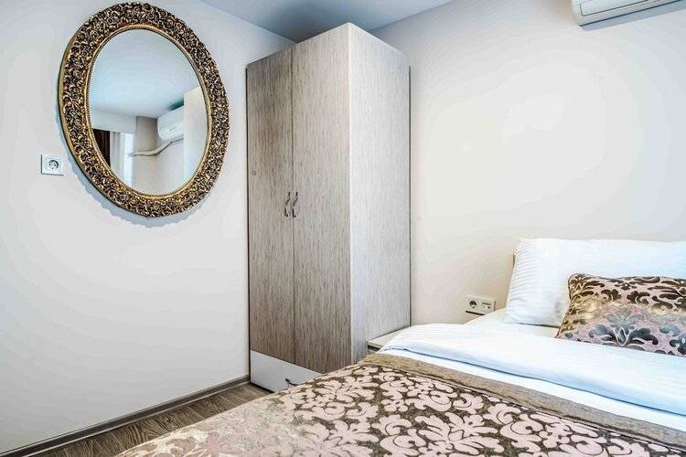 Lazz City Hotel