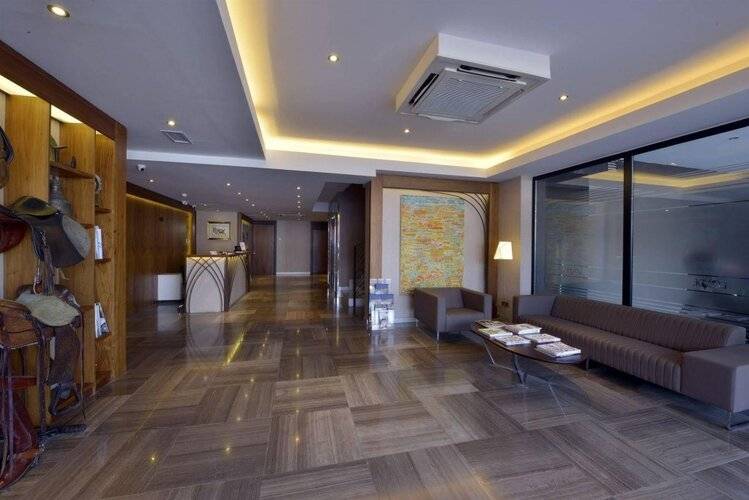 Upsuites Hotel