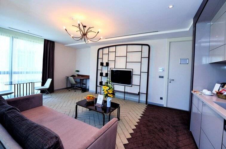 Upsuites Hotel