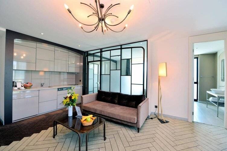 Upsuites Hotel