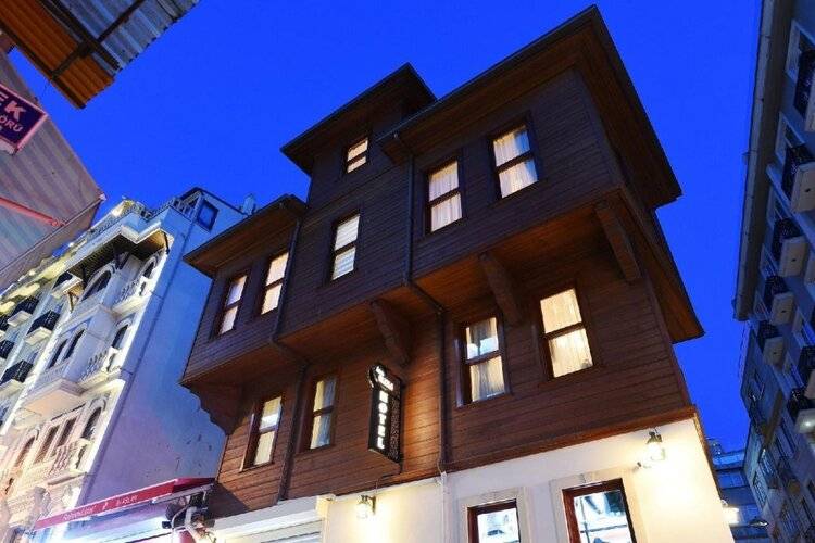 Elyka Hotel