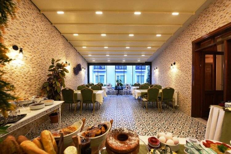 Elyka Hotel