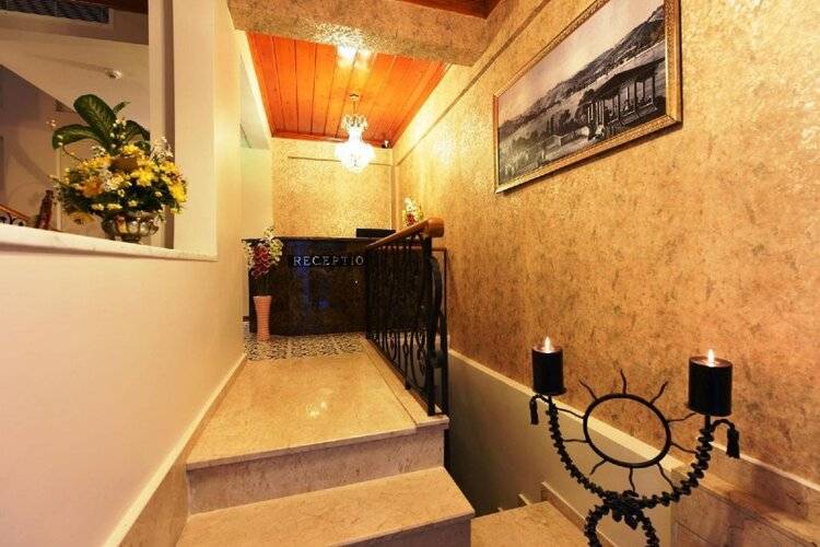 Elyka Hotel