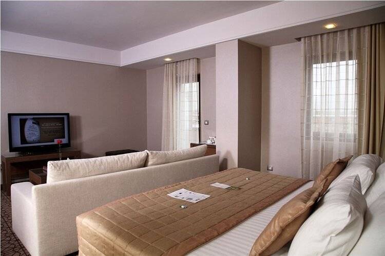 Ramada By Wyndham Istanbul Taksim