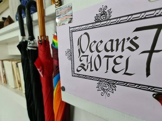 Отель Oceans 7