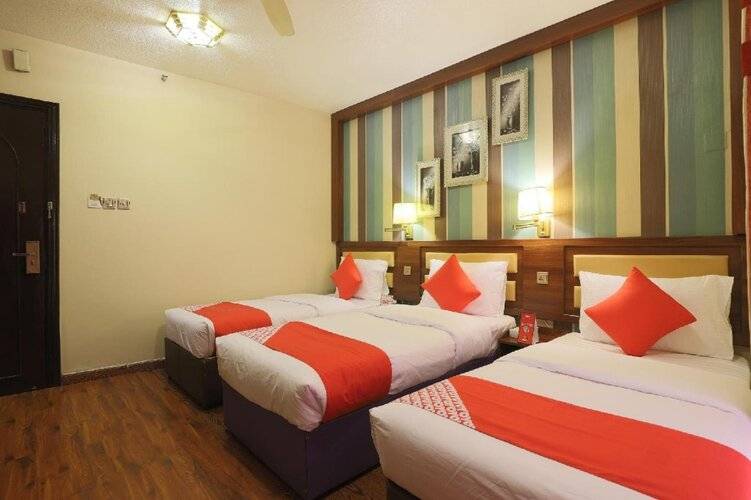 OYO 329 Down Town Hotel