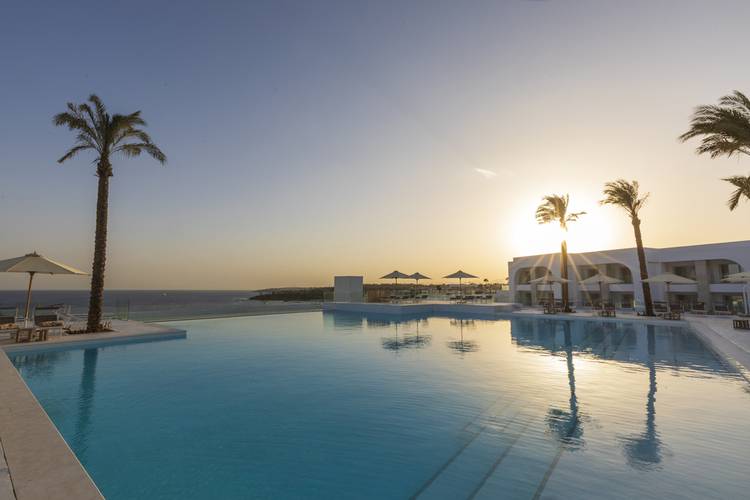 Sunrise White Hills Resort