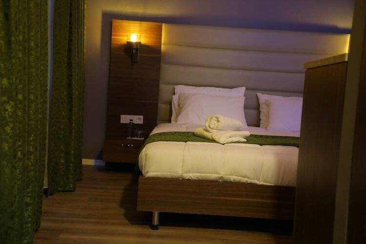 Grand Rue Hotel