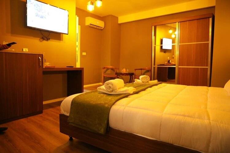 Grand Rue Hotel