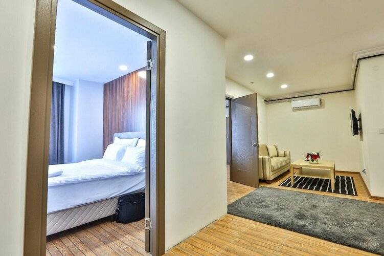 Modern Suites
