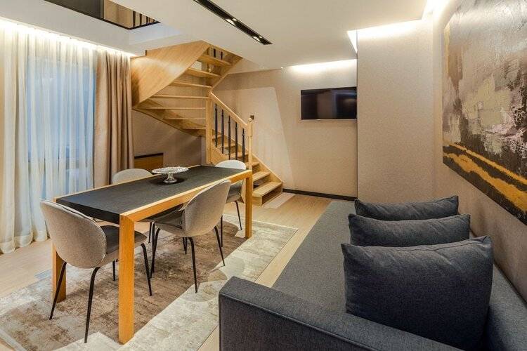 Broyt Suites