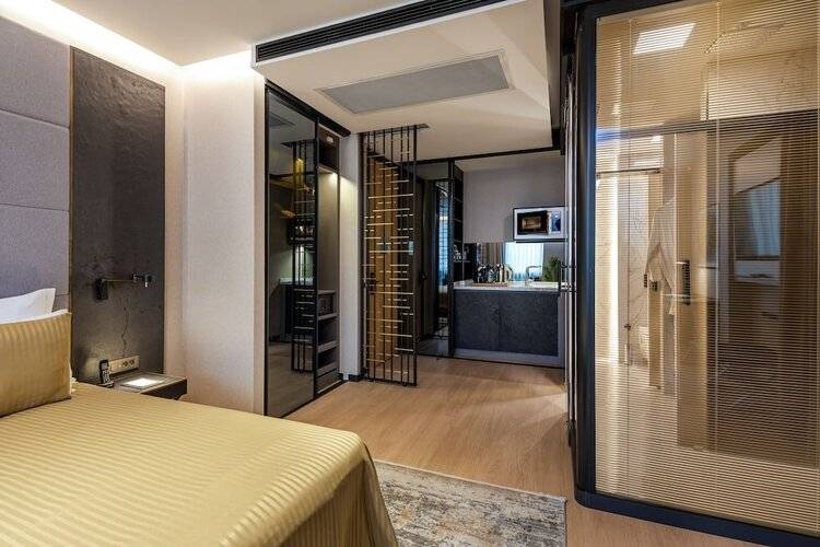 Broyt Suites