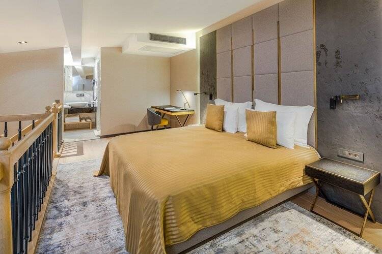 Broyt Suites
