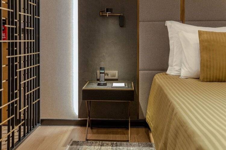 Broyt Suites