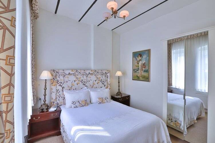 Faik Pasha Apartments