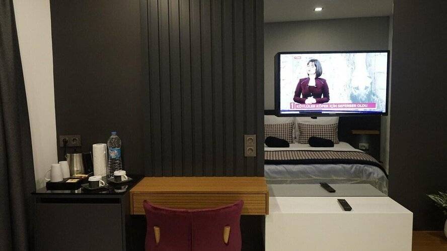 La Vita Suites