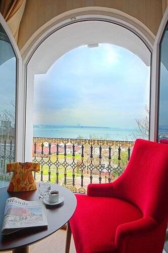 The Magnaura Palace Hotel