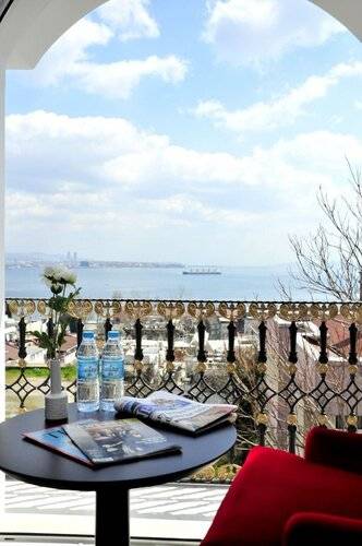 The Magnaura Palace Hotel