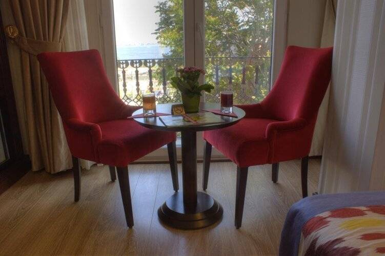 The Magnaura Palace Hotel