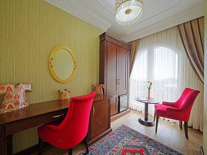 The Magnaura Palace Hotel