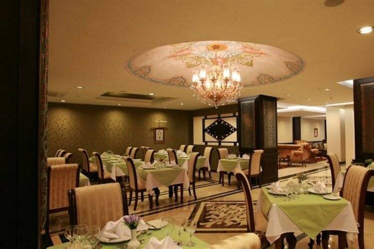 Maywood Hotel