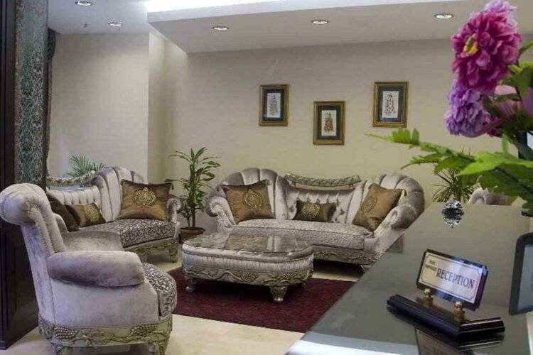 Maywood Hotel