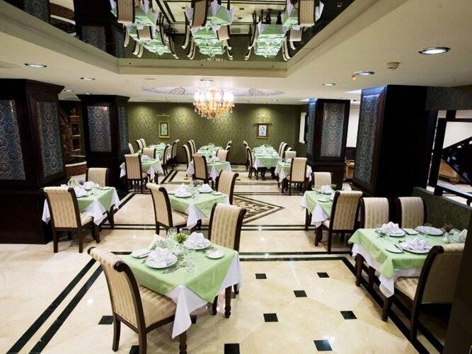 Maywood Hotel