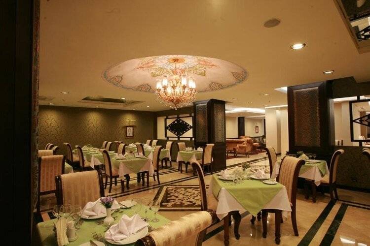 Maywood Hotel