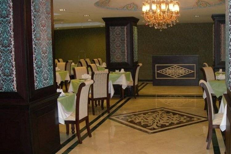 Maywood Hotel