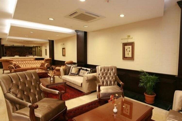 Maywood Hotel