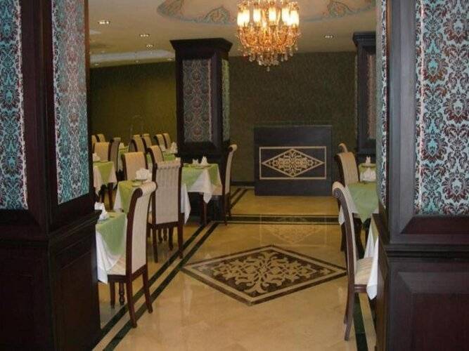 Maywood Hotel