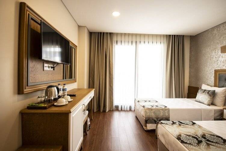 Eliza Hotel