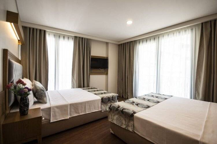 Eliza Hotel