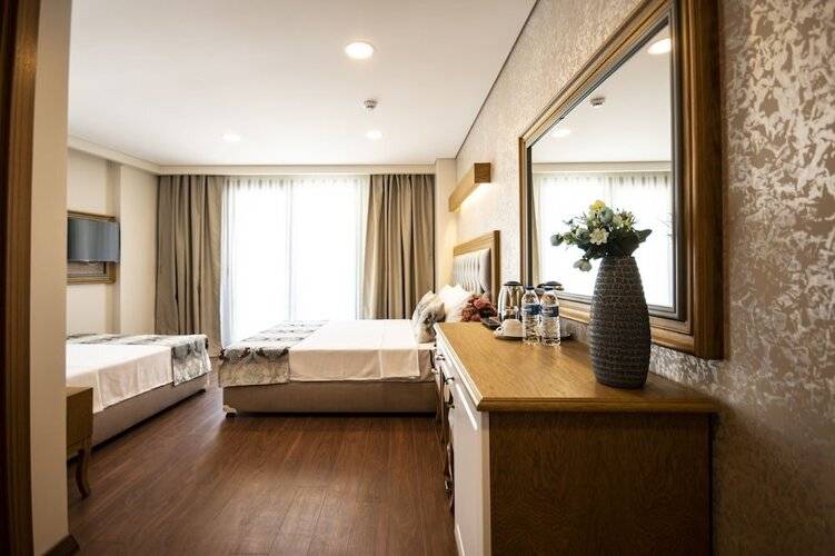 Eliza Hotel