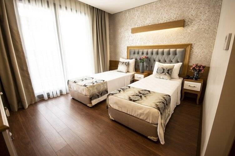 Eliza Hotel