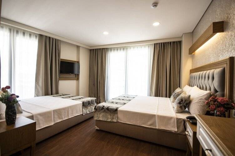 Eliza Hotel
