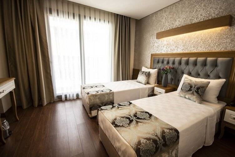 Eliza Hotel