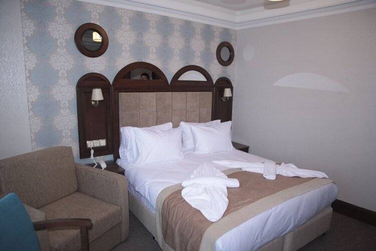 Golden Pen Hotel