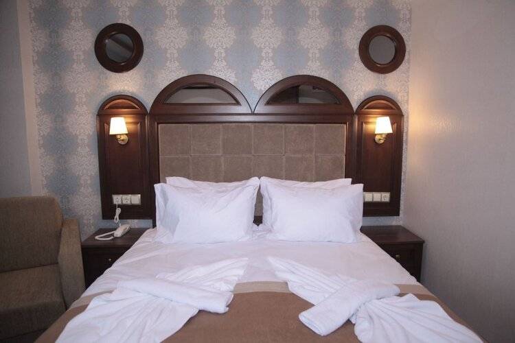 Golden Pen Hotel