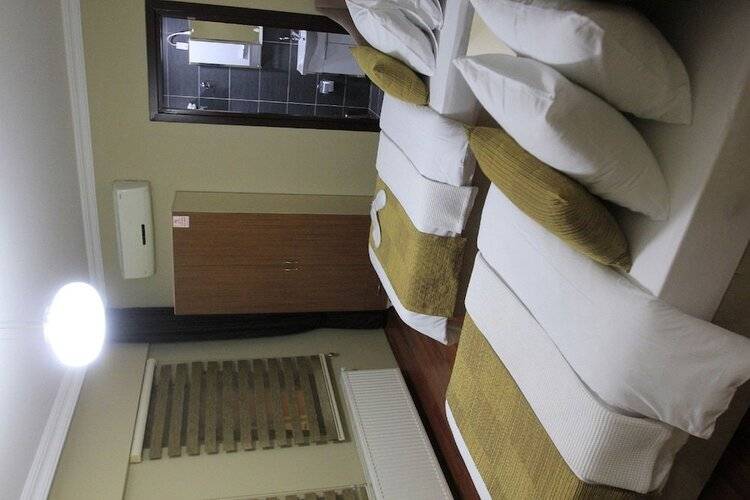 Ramparts Hotel
