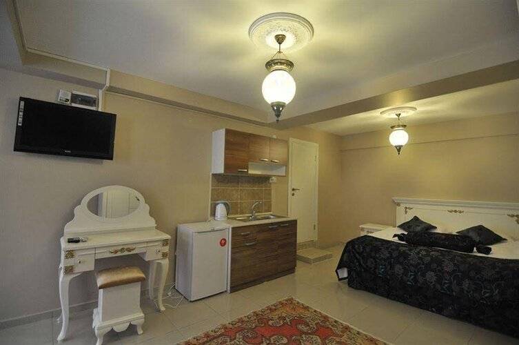 Ramparts Hotel