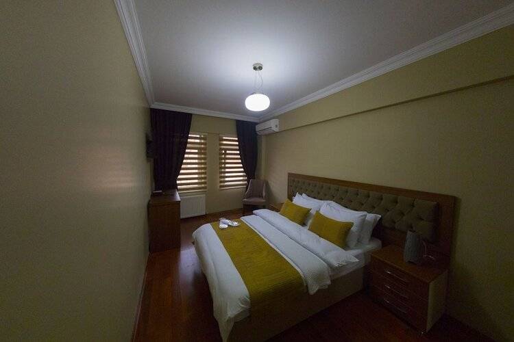 Ramparts Hotel