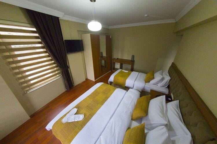 Ramparts Hotel