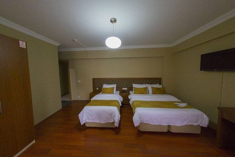 Ramparts Hotel