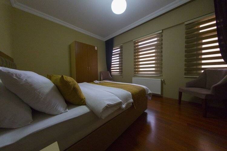 Ramparts Hotel