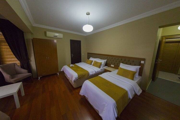 Ramparts Hotel